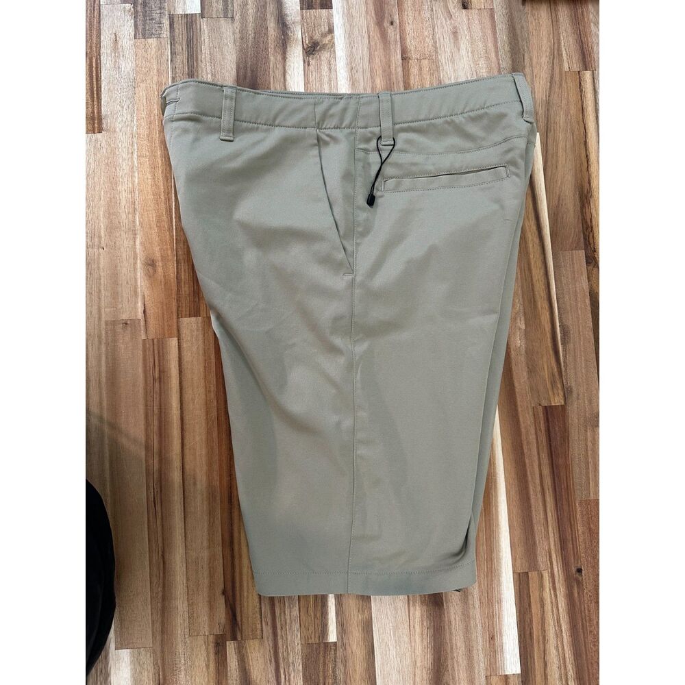 Under Armour Boys Hybrid Khaki Shorts - Size 18
